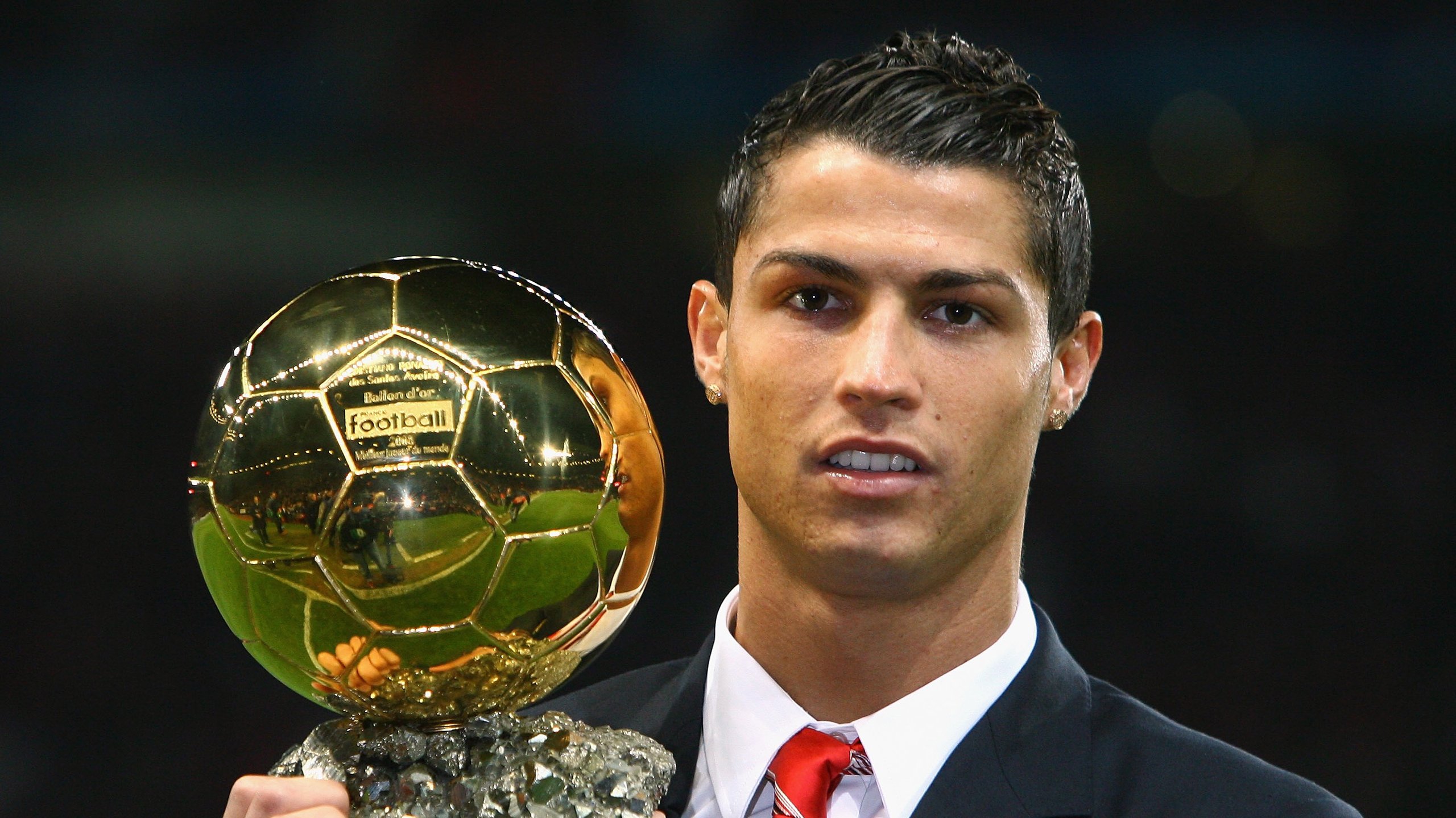 一日英超动向:阿森纳10连胜势不可挡,孙兴慜式进球再现托特纳姆